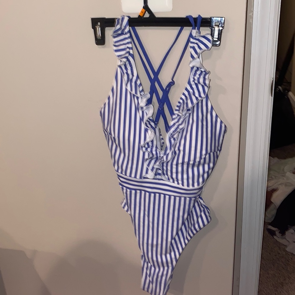 One piece swim
